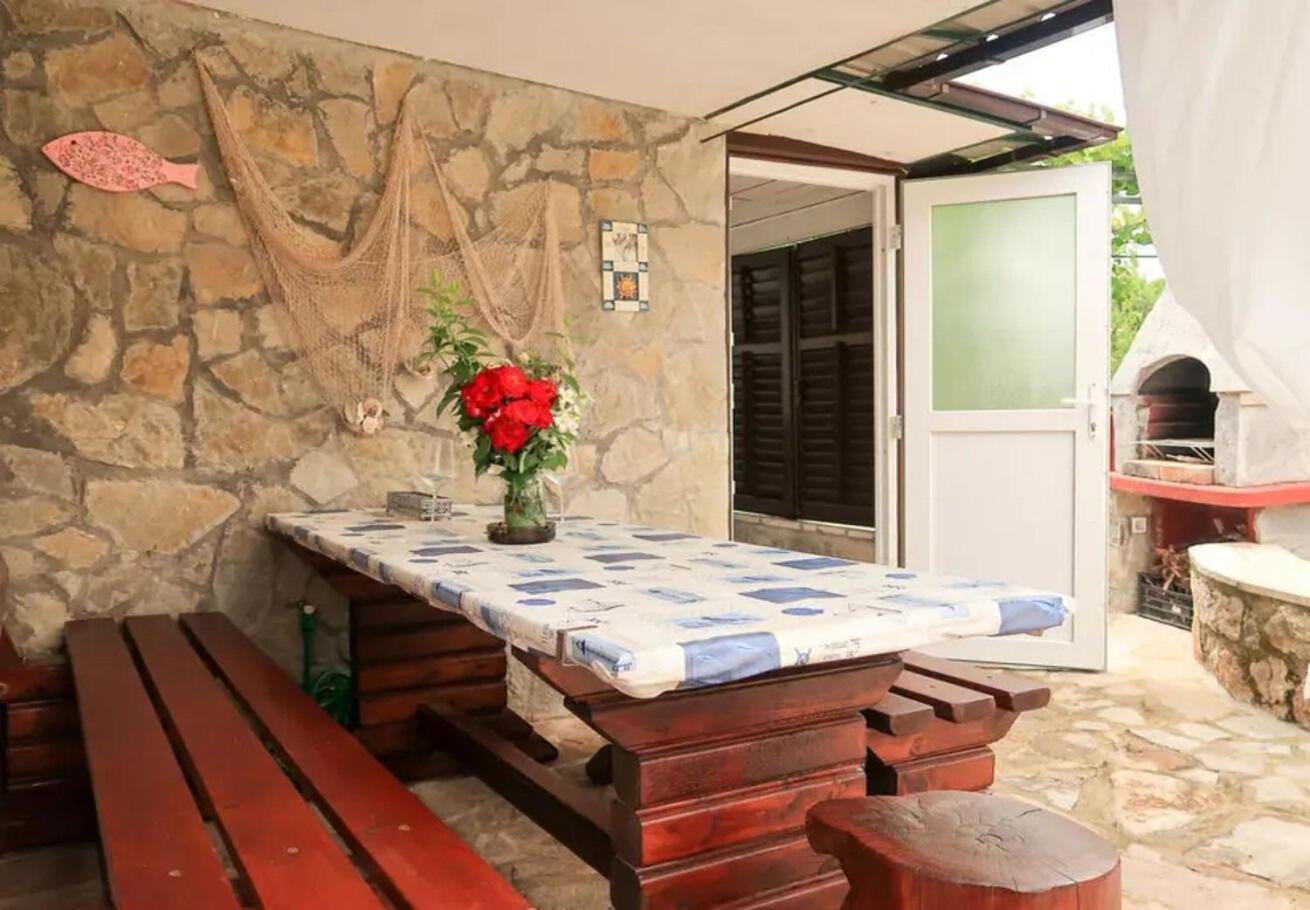 Holiday Home Ana- With Pool Kornić Zewnętrze zdjęcie